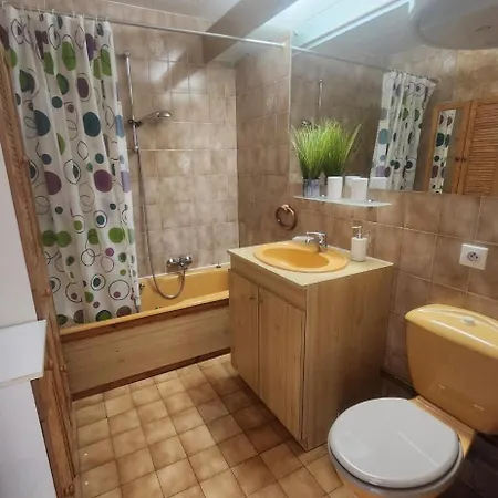 Near Palais Du Festival - Available