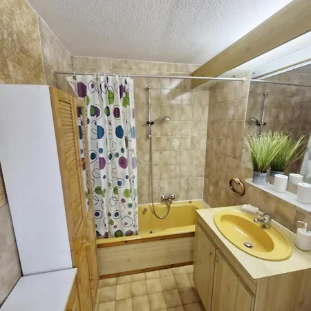 Near Palais Du Festival - Available *